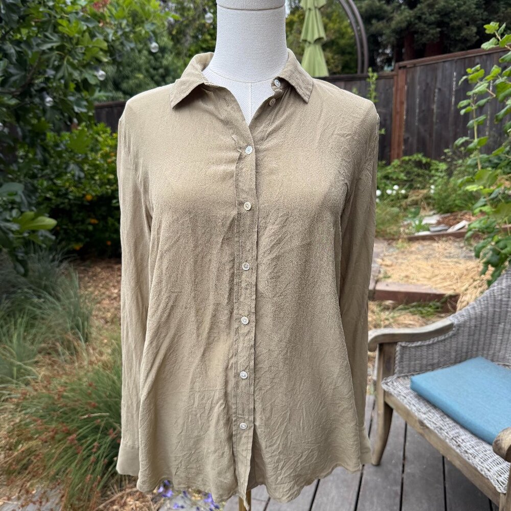 Everlane Clean Silk Relaxed Button Down Shirt in Covert Green Sz 2